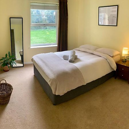 Peaceful Garden View Apt. Close To Central Londen Buitenkant foto