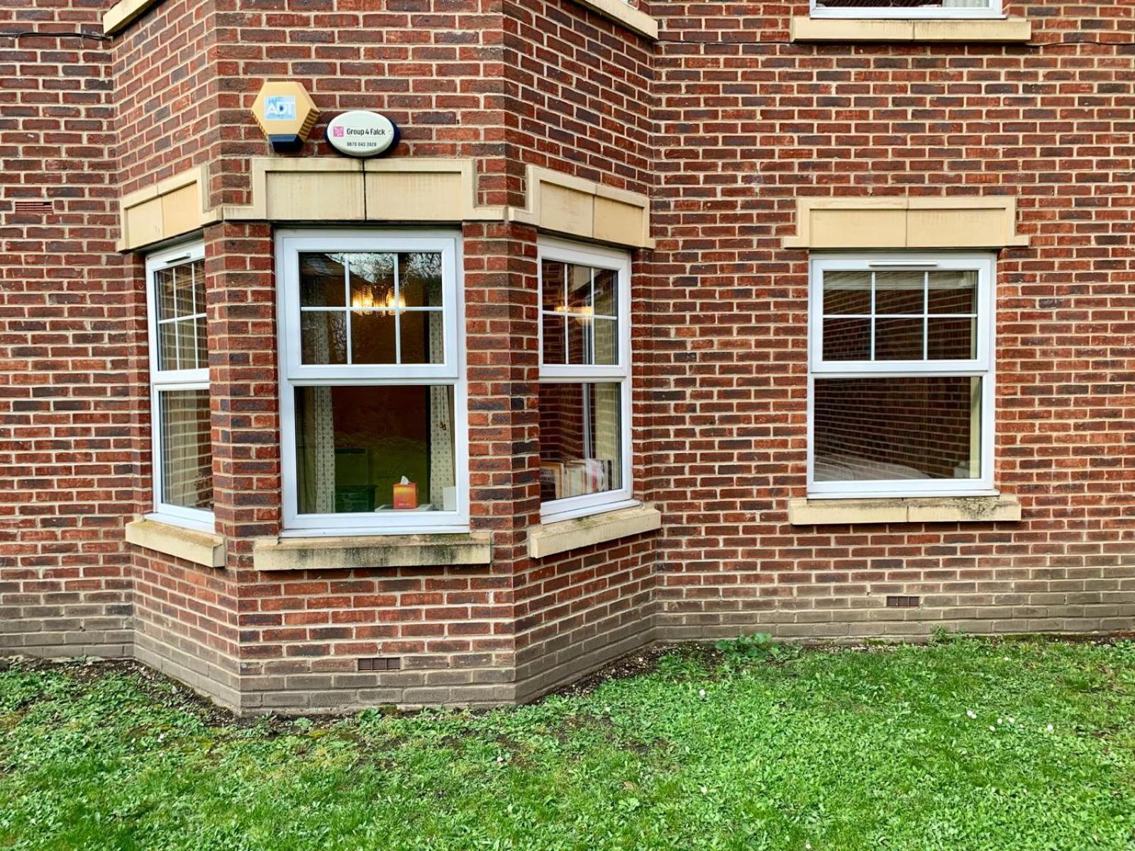 Peaceful Garden View Apt. Close To Central Londen Buitenkant foto
